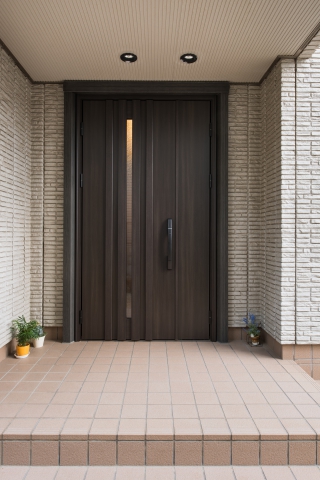 神戸市垂水区　Y様邸　取替希望の玄関デザインを探して